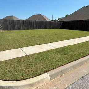 gardening service by CUT Tulsa Lawn Co. reviewed on August 21, 2025
