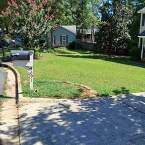 yard service by Jax lawn Services reviewed on August 18, 2025