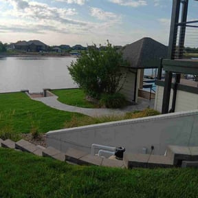 Bush Trimming by JALER LLC reviewed on October 19, 2025