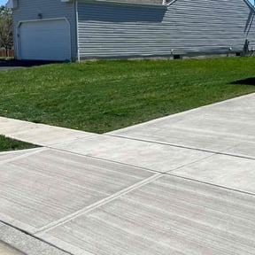 lawn care by Buckeye Touch reviewed on August 18, 2025