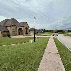 landscaping by Alan's Mowing reviewed on December 25, 2025