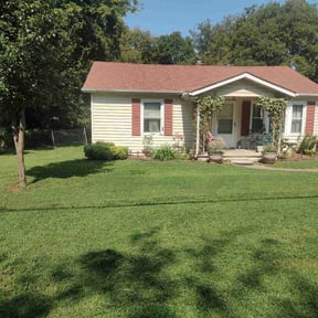 residential landscaping by Lawns by Pavao reviewed on August 21, 2025