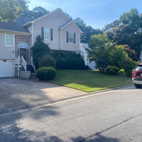 grass maintenance by Unique Field Services LLC reviewed on August 15, 2025