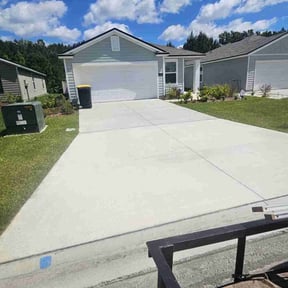 Weeding by BSM & Co. Landscaping reviewed on August 16, 2025