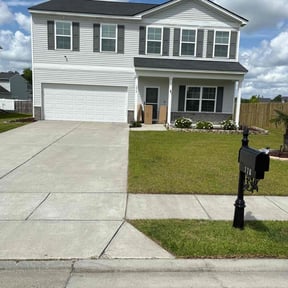 yard service by Hugheslandscaping reviewed on August 18, 2025