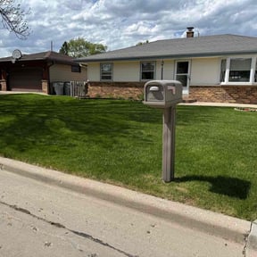 yard care by El Reino Lawn Service reviewed on August 18, 2025