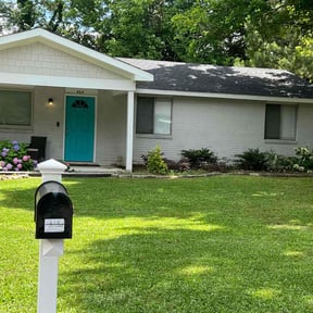 landscape maintenance by Country lawn care reviewed on November 21, 2025