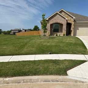 residential landscaping by Craft's Lawn Care reviewed on August 19, 2025