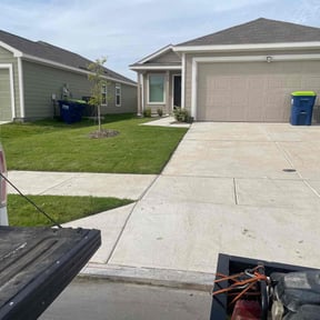 lawn care by Ines lawnscaping reviewed on May 9, 2022