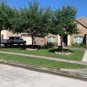 residential landscaping by N.A.L Landscaping and Services LLC reviewed on August 17, 2025