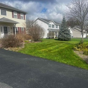 grass cutting by Unseen 7 Landscaping LLC reviewed on April 12, 2024