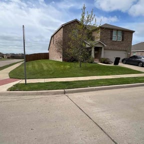 turf maintenance by D&R Landscaping/Junkrremoval reviewed on September 21, 2023