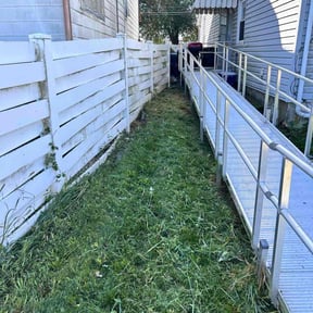 Flower Bed Weeding by Pineda landscaping  reviewed on November 10, 2025