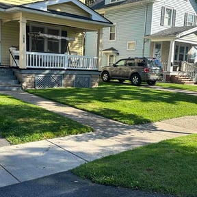 yard maintenance by Kgklawnservice reviewed on August 17, 2025