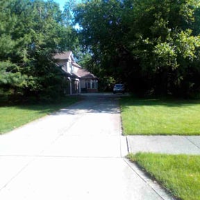 turf care by Bennett Lawn Maintenance reviewed on May 17, 2023