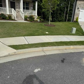 yard work by Elite Lawnworks reviewed on January 6, 2026