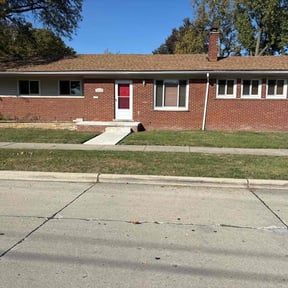 grass cutting by New leaf Landscaping reviewed on October 1, 2024