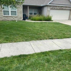 grass cutting by Fresh Cut Lawn Care reviewed on May 29, 2025