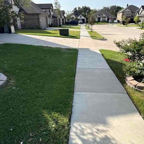 Flower Bed Weeding by Sorrentino Lawns reviewed on July 28, 2026