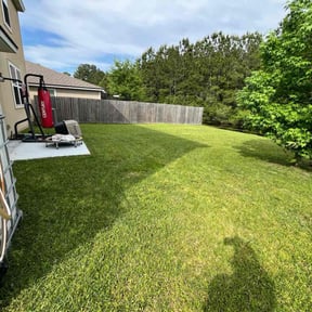 gardening service by All Pro Lawn Maintenance LLC reviewed on August 21, 2025