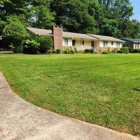 yard care by Babcock Enterprises LLC reviewed on December 4, 2025