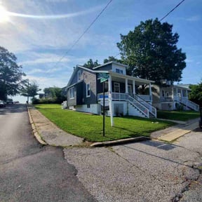 yard work by Rmp residential services reviewed on October 4, 2023