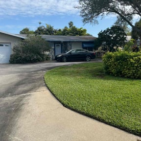 landscape maintenance by Quality Lawn Care reviewed on August 19, 2025