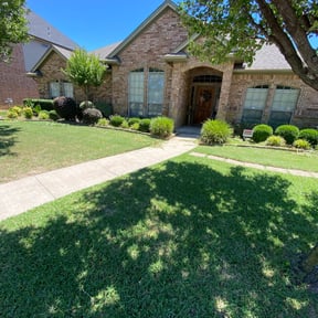 Bush Trimming by Inspire Peak Performance, LLC reviewed on May 12, 2024