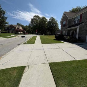 yard care by Arts Landscaping & Maintenance reviewed on August 19, 2025