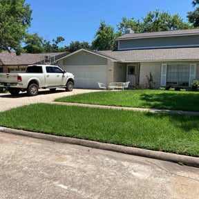 yard service by Frazier Lawn Care reviewed on December 9, 2025