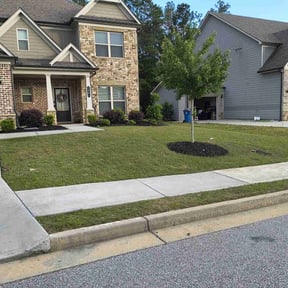 landscaping services by Mainline Lawn Care reviewed on August 21, 2025