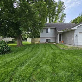 landscaping services by Robert’s Mowing reviewed on January 20, 2026