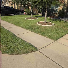 landscape maintenance by Sanchez Lawn Care reviewed on December 15, 2025