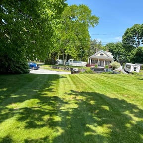 lawn care services by Felton Roberson landscaping reviewed on April 14, 2024