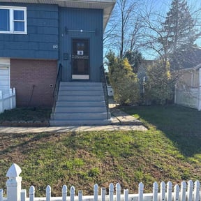 Leaf Removal by Felo Pride lawn services reviewed on November 28, 2025