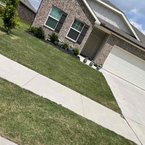 landscaping services by Tovar Landscaping reviewed on November 23, 2025