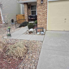 Leaf Removal by Grassblasters lawn and landscape reviewed on August 18, 2025