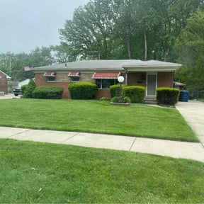 lawn care services by Garza Lawn Care Service. reviewed on May 8, 2022