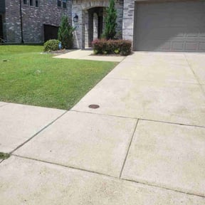 yard care by Dwayne Browne LLC reviewed on July 21, 2025