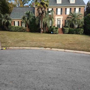 Bush Trimming by Nate&#039;s Scapes reviewed on May 3, 2024