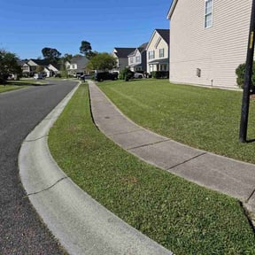 yard maintenance by Hite's Multi-service reviewed on August 19, 2025
