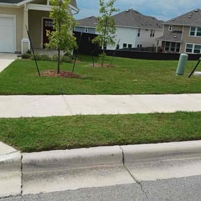 yard maintenance by Jero's Landscape reviewed on August 20, 2025