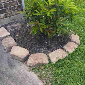 Flower Bed Weeding by Lunasol reviewed on May 30, 2026