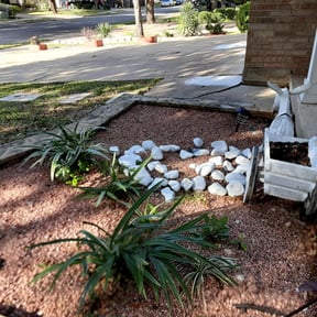Flower Bed Weeding by Ivy Lawn Care LLC reviewed on August 15, 2025