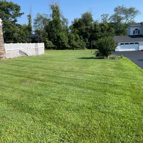lawn maintenance by Kumbayah Garden reviewed on August 19, 2025