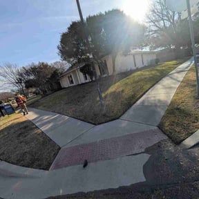 Leaf Removal by Jun’s lawncare reviewed on May 9, 2026