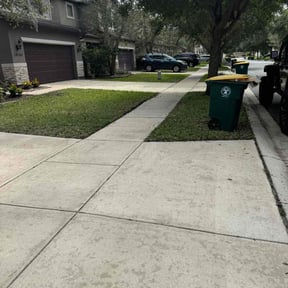 lawn care services by LoneStar Mow Pros reviewed on May 13, 2024
