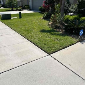 lawn maintenance by Apple&#039;s Lawn Care reviewed on August 15, 2025