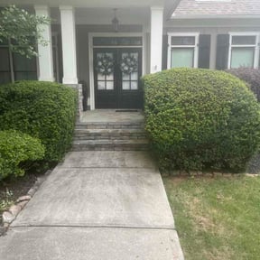 Bush Trimming by Stephens Lawn Care reviewed on May 26, 2026