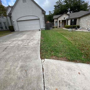 Leaf Removal by Shaggy cuts,INC reviewed on August 14, 2025